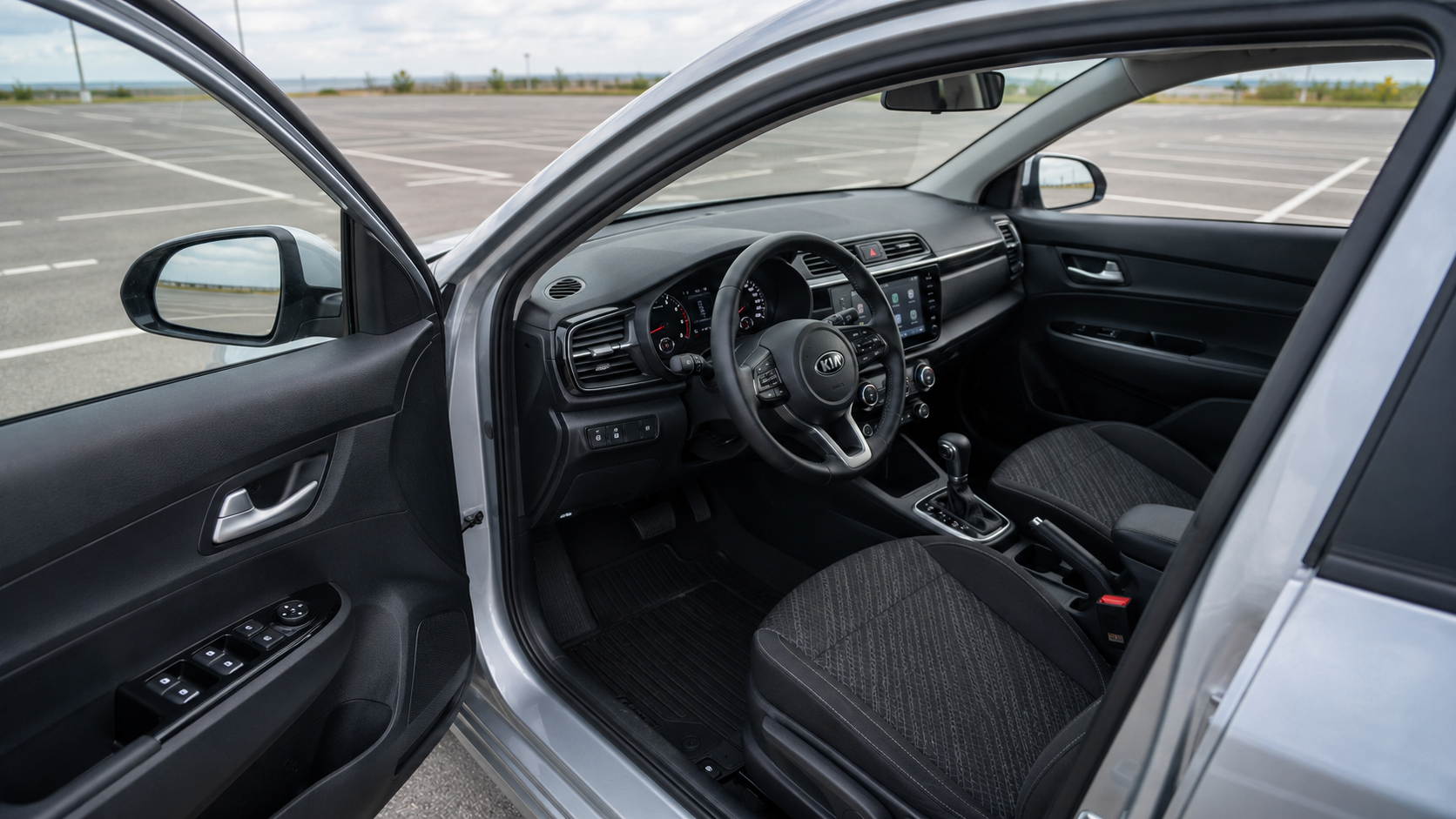 Обзор салона Kia Rio: интерьер, комфорт и функциональность